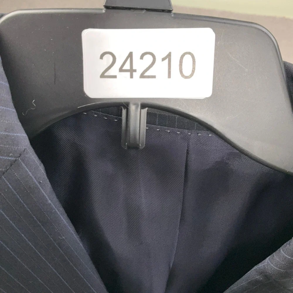 Hugo Boss Blazer Mens 44L Navy Blue Pinstripe Selection Ivy Leage Executive Wool